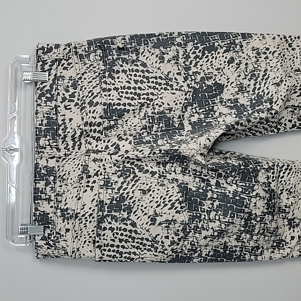 EXPRESS Skinny High Waist Animal Print Ankle Jeans - Picture 5 of 10